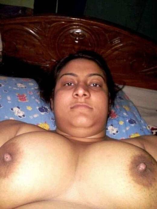 Nangi Selfie