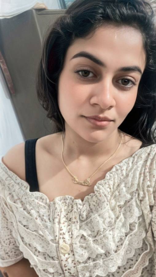 Nangi Selfie