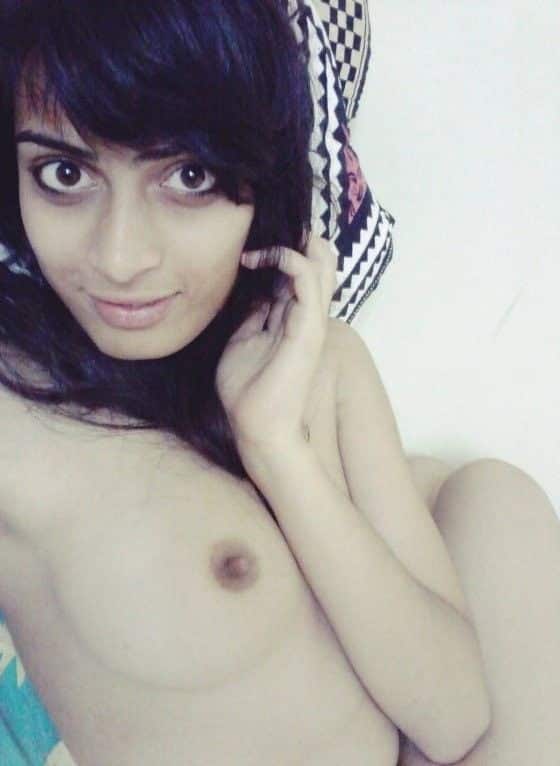 Nangi Selfie