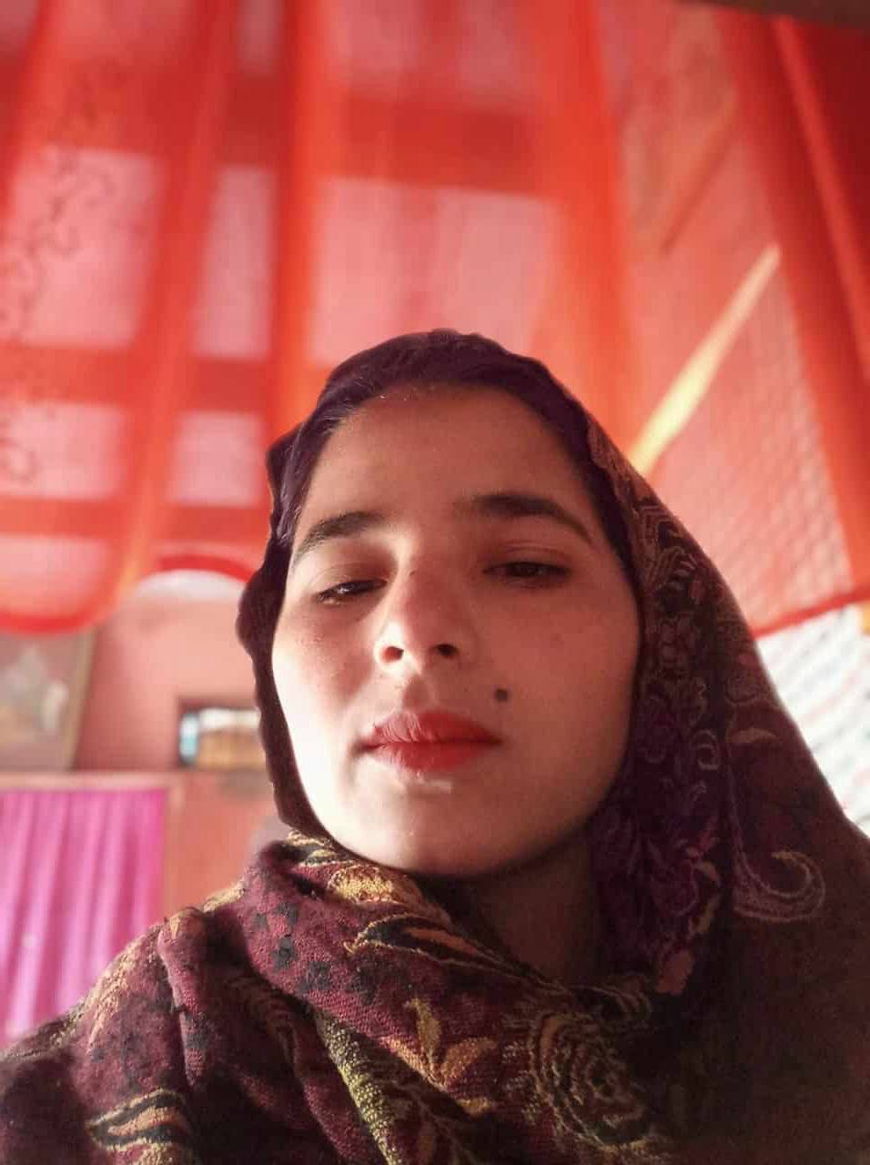 Nangi Selfie