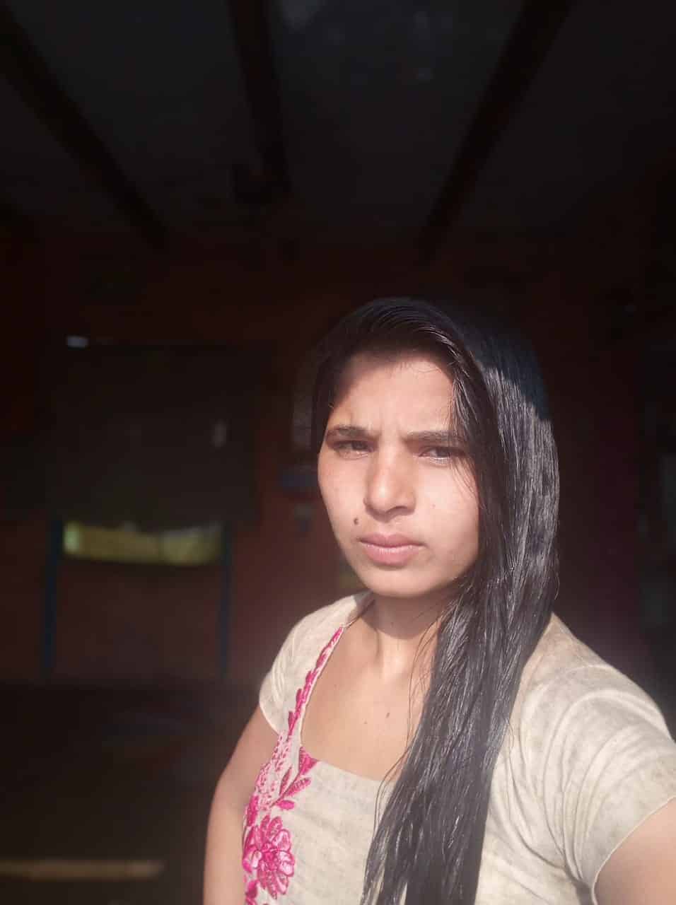 Nangi Selfie