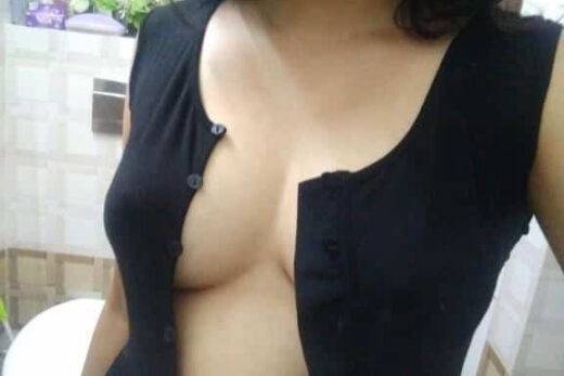 Nangi Selfie