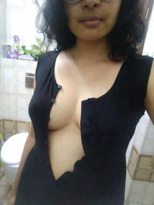 Nangi Selfie