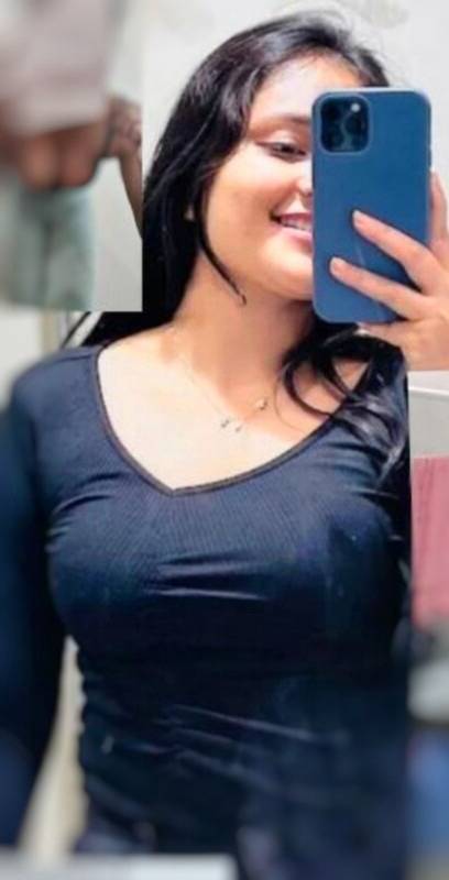 Nangi Selfie