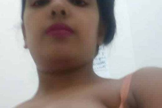 Nangi Selfie
