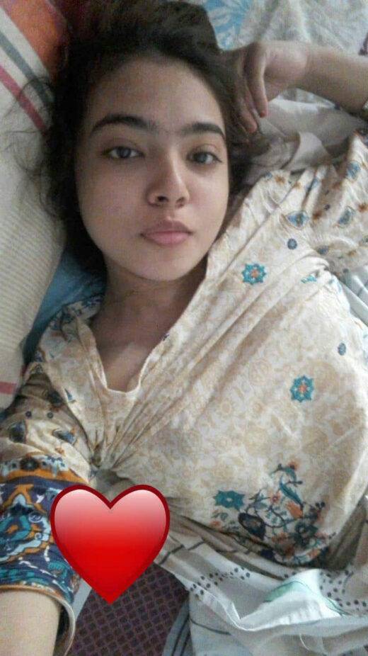 Nangi Selfie