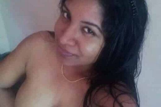 Nangi Selfie