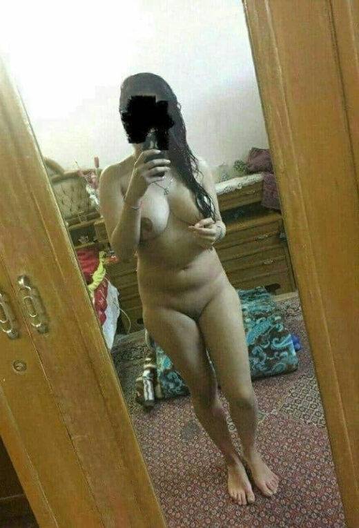 Nangi Selfie