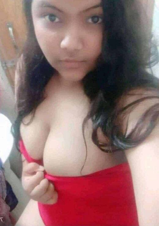 Nangi Selfie