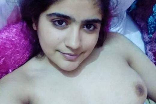 Nangi Selfie