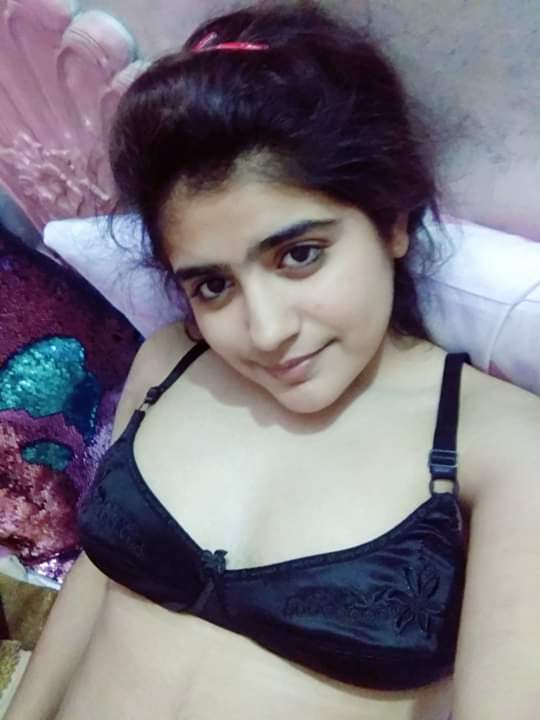Nangi Selfie