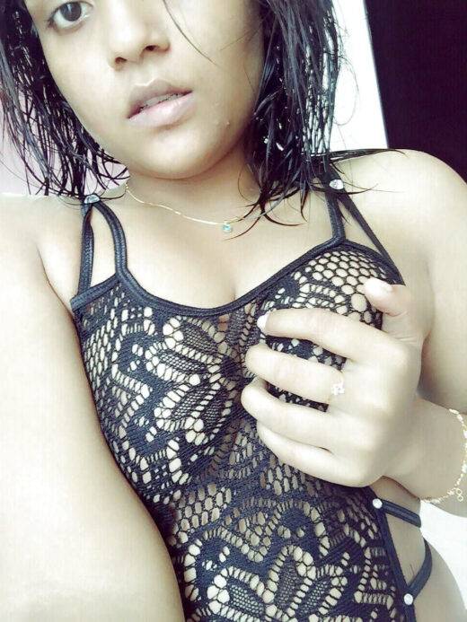 Nangi Selfie