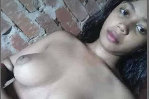 Nangi Selfie