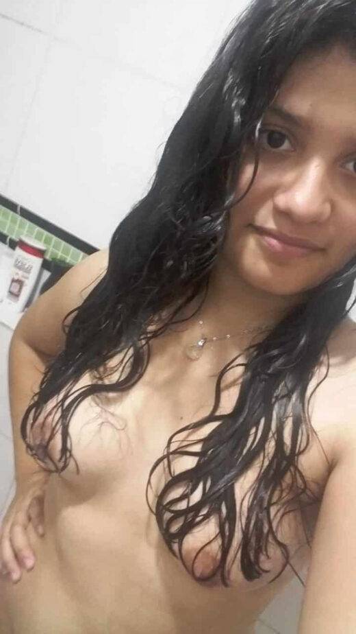 Nangi Selfie
