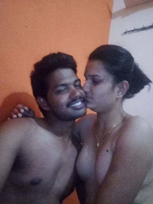 Nangi Selfie