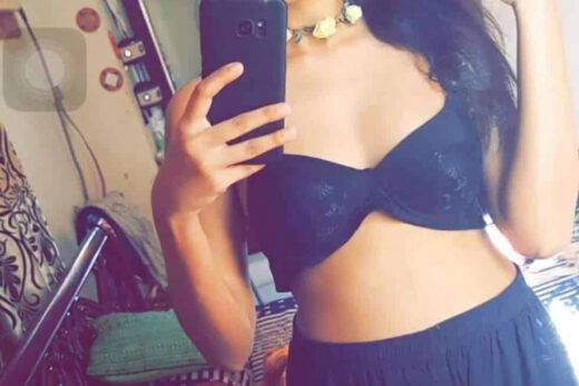 Nangi Selfie