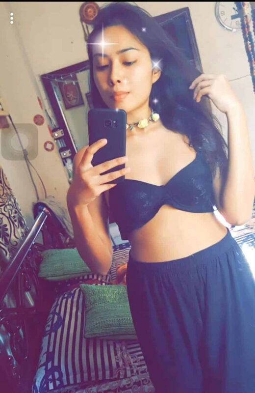 Nangi Selfie