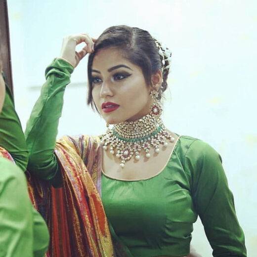 Nangi Selfie