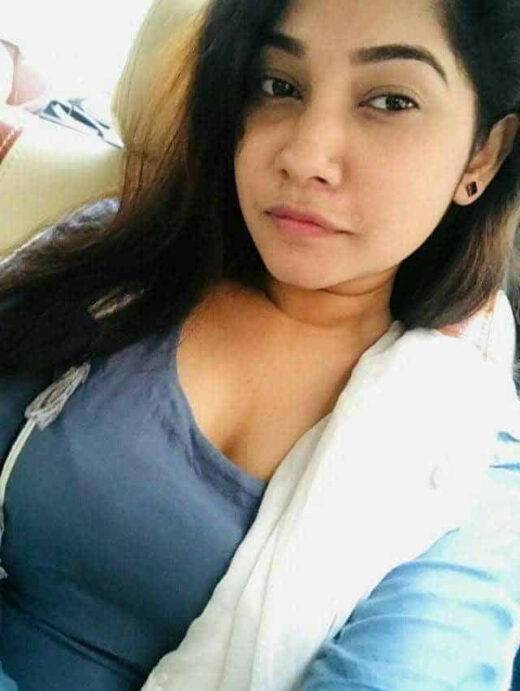 Nangi Selfie