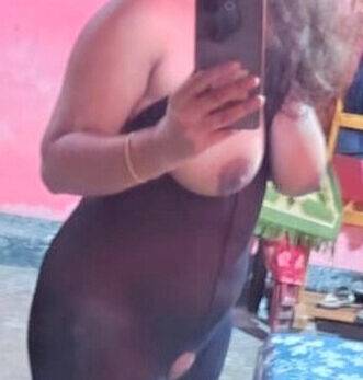 Nangi Selfie