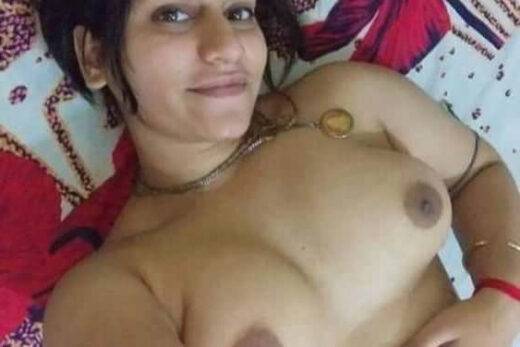 Nangi Selfie