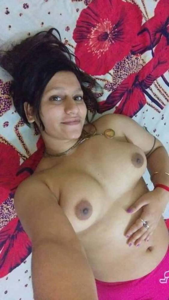 Nangi Selfie