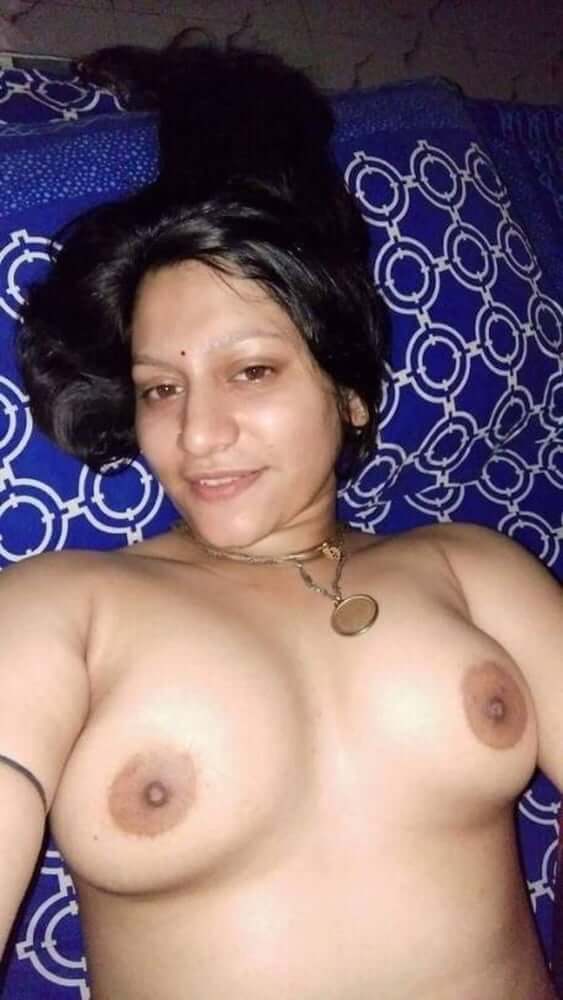 Nangi Selfie