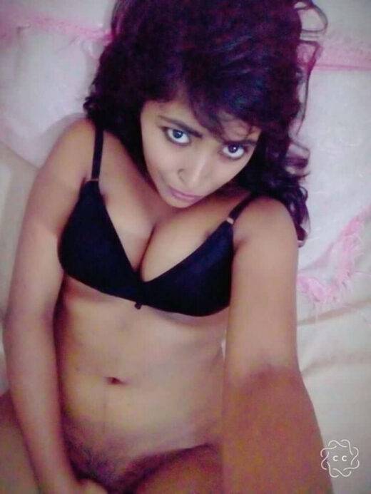 Nangi Selfie