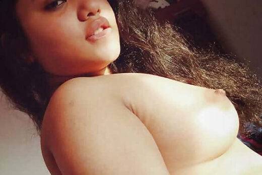 Nangi Selfie
