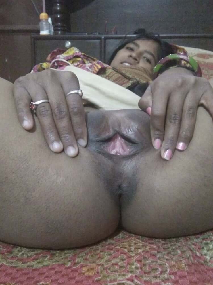 Nangi Selfie