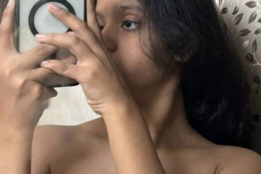 Nangi Selfie