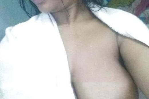 Nangi Selfie