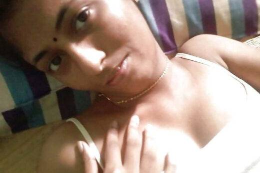 Nangi Selfie