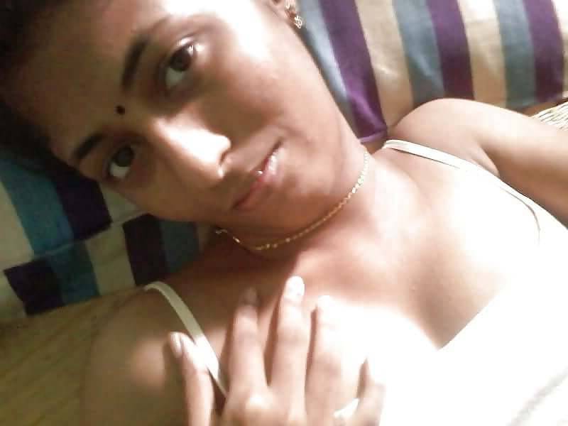 Nangi Selfie