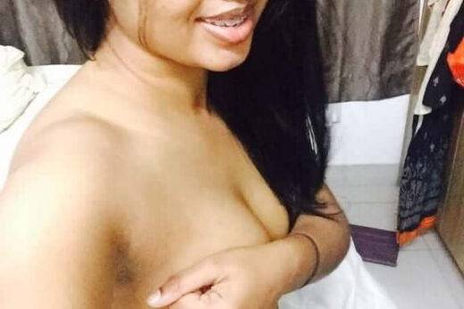 Nangi Selfie