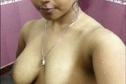 Nangi Selfie