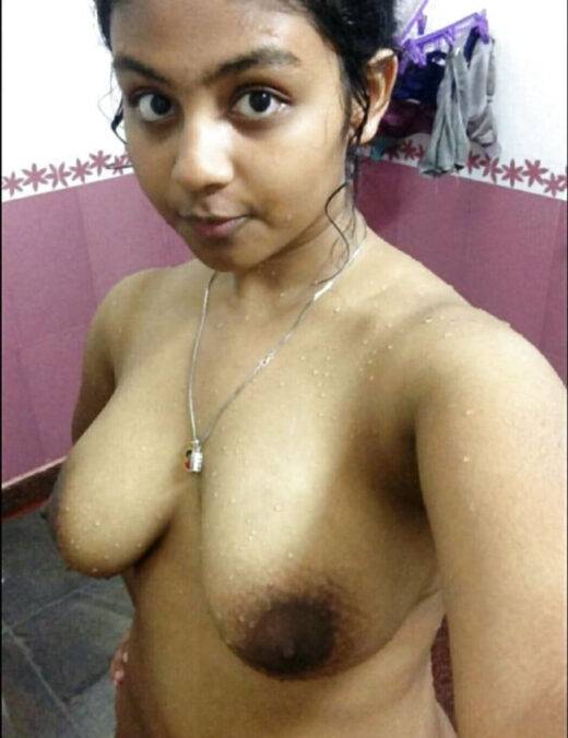 Nangi Selfie