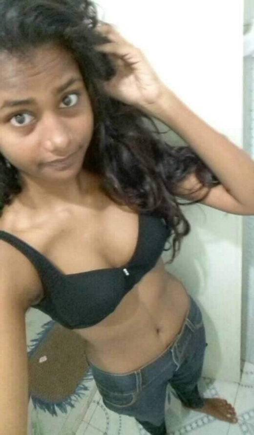 Nangi Selfie