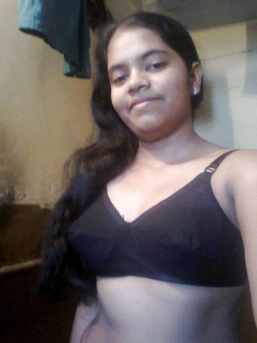 Nangi Selfie