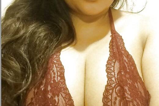 Nangi Selfie