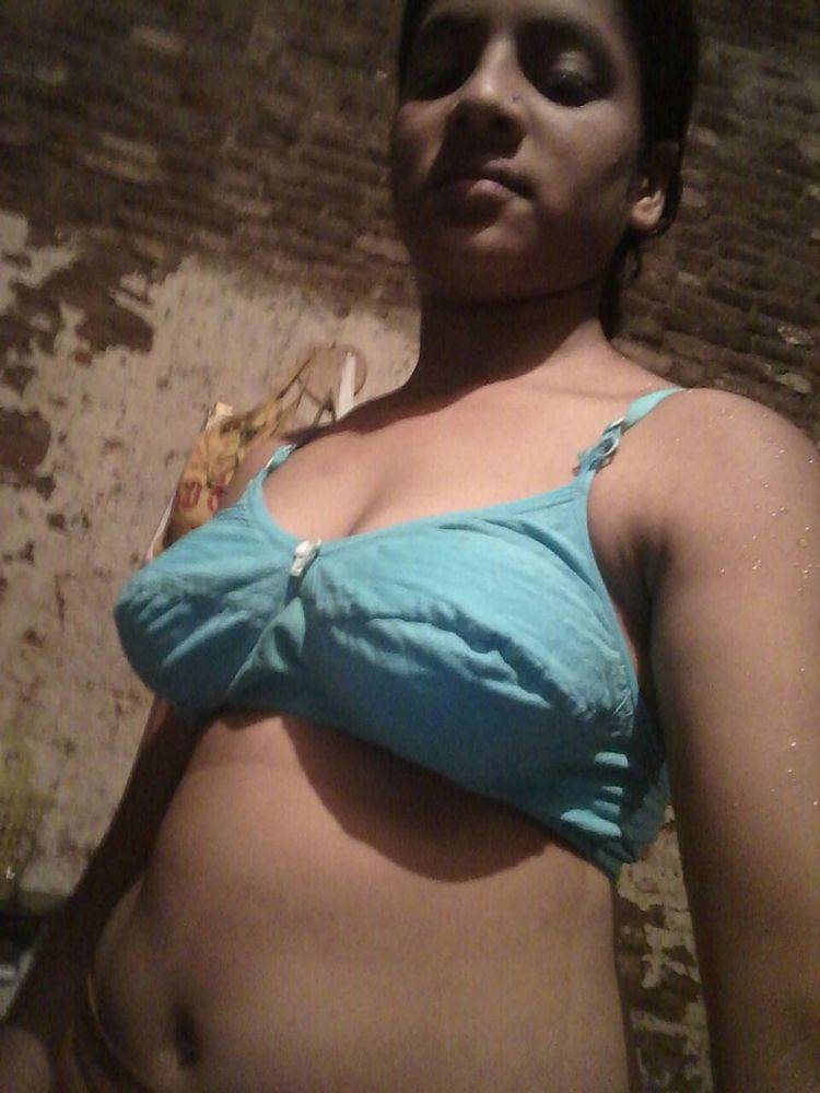 Nangi Selfie