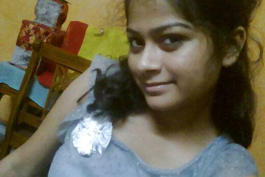 Nangi Selfie