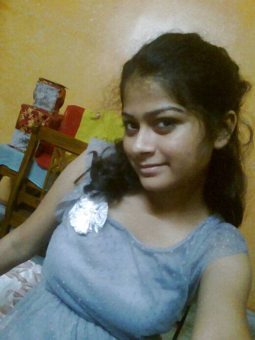 Nangi Selfie