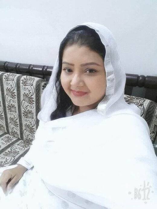 Nangi Selfie