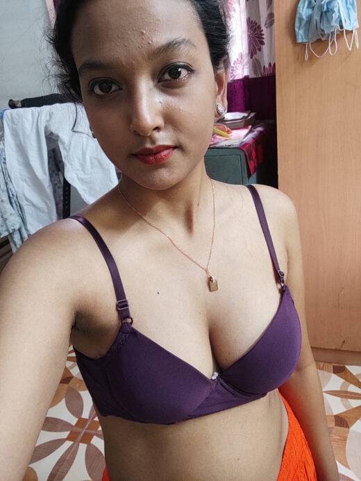 Nangi Selfie