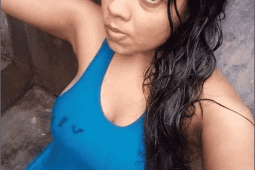 Nangi Selfie