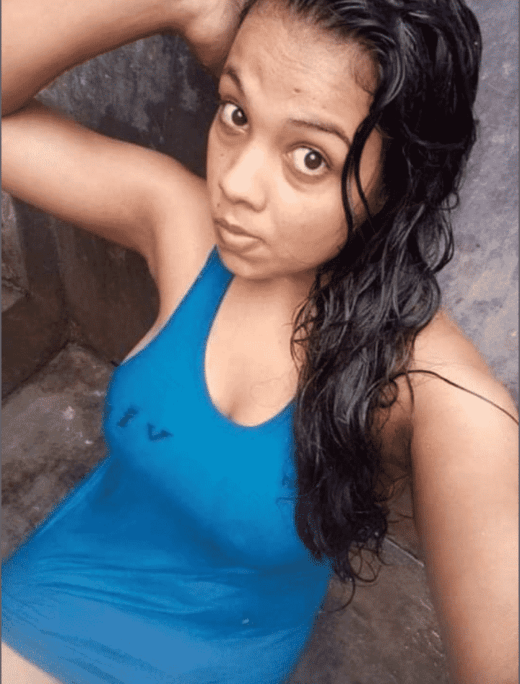 Nangi Selfie