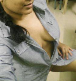 Nangi Selfie