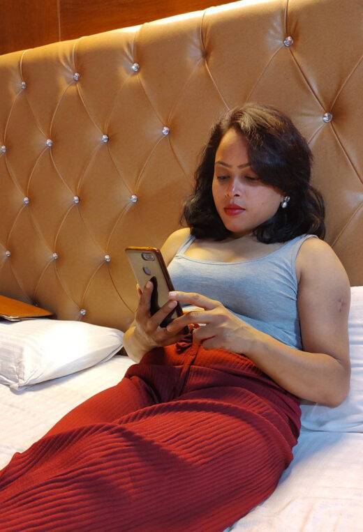 Nangi Selfie