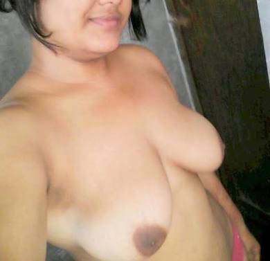 Nangi Selfie